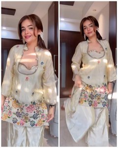 Conjunto de Kurta, Pantalón y Dupatta de Seda Chanderi de Lujo para Mujer, con Bordado de Lentejuelas, Seda Bordada para Ocasiones Festivas - Product Image 5