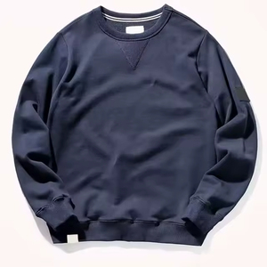 เสื้อสเวตเชิ้ตคอกลมผู้ชาย ทรงปกติ ตัดต่อสี ผ้าฝ้ายถัก สวมใส่สบาย เป็นมิตรกับสิ่งแวดล้อม มีกระเป๋า เหมาะสำหรับใส่ในฤดูหนาว สไตล์ไฮสตรีท - Product Image 5