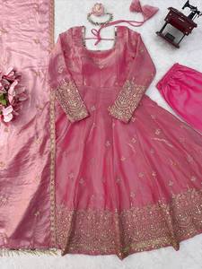 Nuevo Vestido Anarkali de Seda para Mujer con Hilo y Lentejuelas, con Falda y Dupatta, en un Estilo Moderno - Product Image 5