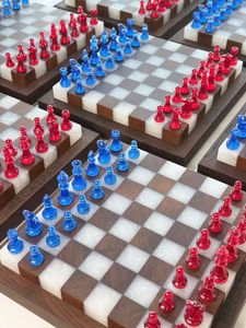 Juego de Ajedrez de Lujo Hecho a Mano con Tablero de Resina y Madera Natural con Diseño de Río, Tablero de Ajedrez Decorativo Personalizado para el Hogar - Product Image 4