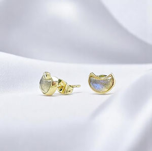 Boucles d'oreilles clous en labradorite naturelle, forme croissant de lune, 6x8mm |   Boucles d'oreilles en argent sterling 925 plaqué or avec pierres précieuses serties en clos, vente en gros - Product Image 5