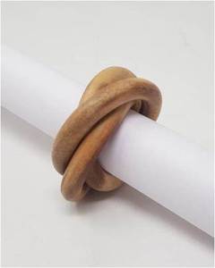 Anneau de serviette en bois entrelacé moderne, fait main, en bois naturel, double boucle, pour la décoration de table de mariage ou de restaurant. - Product Image 1