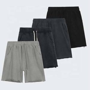 กางเกงขาสั้นผู้ชายสีเทา โพลีเอสเตอร์ 100% แบบเรียบง่าย สวมใส่สบายๆ ในฤดูร้อน มีเชือกผูกเอว สไตล์สตรีทแวร์ ใส่ได้ทุกวัน แห้งเร็ว ระบายอากาศได้ดี - Product Image 4