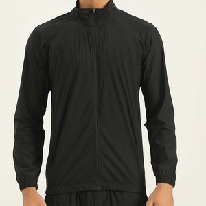 Veste coupe-vent réversible sur mesure, élégante, noire, zippée, pour homme, design simple, résistante à l'eau, vêtement minimaliste pour l'extérieur - Product Image 1