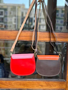 Sac à main en cuir recyclé fait à la main nouvelle couleur trapue sac à bandoulière élégant sac à main en cuir de haute qualité coloré femmes sacs à bandoulière côté occidental - Product Image 5