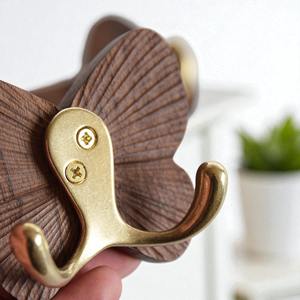 Gancho de pared de madera con diseño de mariposa, colgador decorativo rústico para puerta de cocina, para colgar delantales, guantes de horno y artículos de tela - Product Image 2