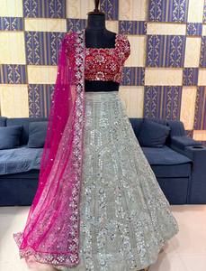 ราคาโรงงาน OEM ชุดเลเฮนกาโชลีสีเทาอมม่วงพรีเมียม งานปักกระจกแบบดั้งเดิม ชุดชาติพันธุ์อินเดียสำเร็จรูป กากรากาโชลี ขายส่ง - Product Image 2