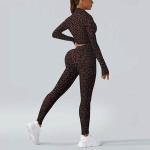 Ensemble de sport à manches longues à imprimé léopard sans couture pour femmes, veste à fermeture éclair et leggings, tenue deux pièces pour le fitness et le yoga - Product Image 1