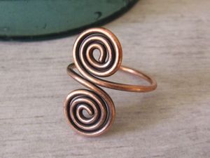 Elegante anillo de cobre para amantes de la moda, adecuado para uso en la oficina, vestimenta informal y reuniones familiares. - Product Image 2