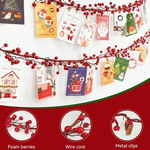 Guirnalda de Bayas Hecha a Mano con 57 Bayas, Soporte para Tarjetas de Navidad, Decoración Navideña para Interiores, 20 Clips para Fotos y Tarjetas, Elegante Corona - Product Image 1
