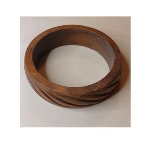 Bracelets en bois élégants de qualité supérieure pour femmes, bijoux en bois classiques conçus pour une utilisation à long terme, traditionnels et tendance - Product Image 3