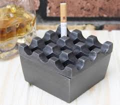 Cendrier moderne en acier inoxydable avec design coupe-vent - Product Image 2