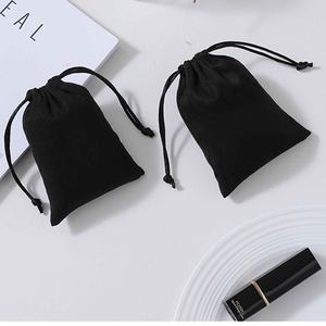 Sac à dos à cordon léger et durable en coton imprimé sur mesure pour les voyages scolaires en salle de sport Sac à cordon promotionnel de marque de qualité - Product Image 2