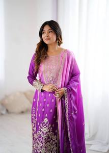 Salwar Kameez Bordado en Rosa Púrpura, Conjunto de Ropa Tradicional India y Pakistaní para Bodas, Fiestas y Festivales - Product Image 4