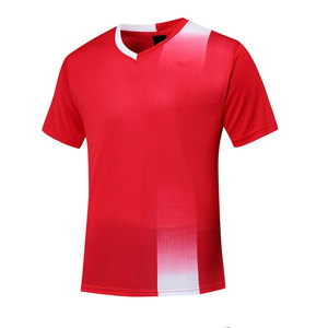 เสื้อฟุตบอลแขนสั้นแบบใหม่ พิมพ์ลายโลโก้ตามสั่ง ระบายอากาศได้ดี ผลิตจากโพลีเอสเตอร์ 100% ขายส่งราคาถูก - Product Image 1