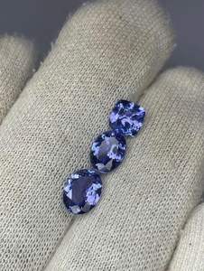 Lot de 3 Tanzanites Bleues Naturelles - Tailles Ovale et Coussin pour la Fabrication de Bijoux 3.85CTS - Product Image 2