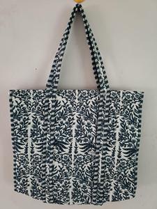 Bolso Tote Floral Índigo Hecho a Mano, Grande, Acolchado, de Algodón, con Cierre de Cremallera, para Llevar al Hombro, para Mujer, para Compras, Viajes, Mercado, Playa - Product Image 5