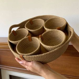 Ensemble de paniers de rangement en rotin naturel avec poignées, forme ronde, contenants multi-usages, style rustique - Product Image 1