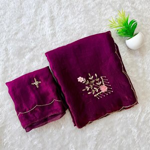Sari de satén suave Fandy con bordado Khatli Cut Dana en toda la orilla Aarco y blusa a juego con bordado Khatli, sari hecho a mano. - Product Image 3
