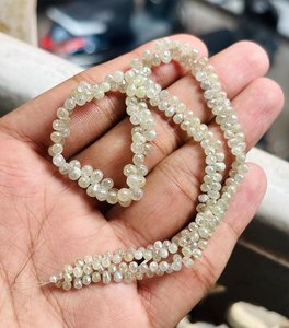 Perles de diamant blanc naturel facettées en forme de briolette 2,5-4 mm, perles de pierres précieuses en forme de goutte pour la fabrication de bijoux, vente en gros - Product Image 3