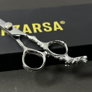 Tijeras de Peluquería Profesionales de Acero Inoxidable Japonés 440c, Diseño Ergonómico para Diestros, Tijeras para Cabello - Product Image 2