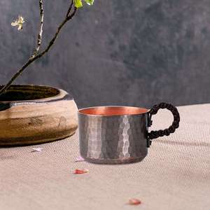 Tasse à thé en cuivre martelé de style japonais avec poignée en corde tressée, vaisselle artisanale faite à la main pour la cérémonie du thé en plein air - Product Image 6