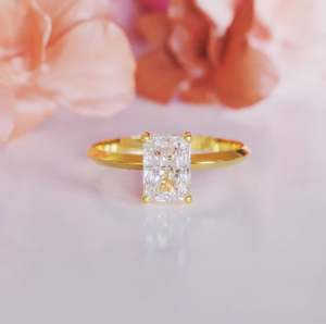 Elegante Anillo de Compromiso y Boda con Moissanita de Corte Radiante, Plata de Ley 925, Chapado en Oro Rosa - Product Image 4