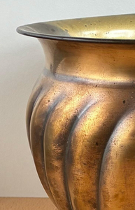 Indian Crafted from high-quality metal Minimalist Brass Metal Planter <strong>Pot</strong> Decorative Flower <strong>Pot</strong> for Indoor Outdoor Plants <strong>Balcon</strong> - Product Image 6