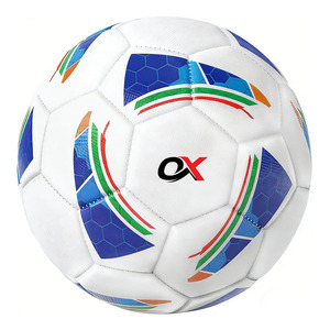 Ballon de football en cuir PU cousu à la machine Oxva Industries, taille 5, durable, personnalisable avec votre logo pour l'entraînement - Product Image 1