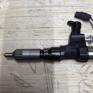 Ensemble d'injecteurs de carburant diesel 095000-6352 23670-E0050 J05E Pièces de moteur diesel SK200-8 SK210-8 SK250-8 SK260-8 Pièces d'excavateur - Product Image 6