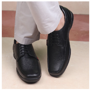 Chaussures habillées noires de luxe pour hommes – Élégantes, à lacets, pour le bureau et les affaires – Confortables et au design classique - Product Image 6