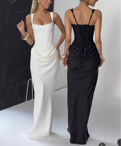 Elegante Vestido Halter Sin Espalda Midi de Manga Larga con Pedrería, Cintura Alta, Ajuste Delgado, Recto y Transpirable de Spandex/Poliéster - Product Image 2