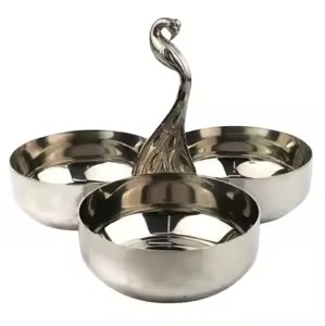 Elegante Plato de Aluminio con Tres Compartimentos y Diseño Texturizado, Elegante Juego de Servir para Aperitivos, Frutos Secos y Dulces - Product Image 2