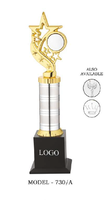 Trofeo de metal dorado, hermoso y perfecto para honrar a los ganadores, empleados y logros excepcionales cada año.