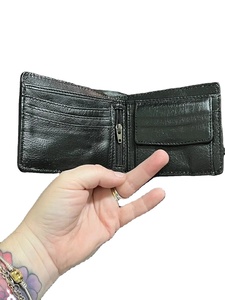 กระเป๋าสตางค์หนังแท้แบบสั้นสำหรับผู้ชาย ป้องกัน RFID ผลิตด้วยมือจากหนังวัว พร้อมลวดลายสไตล์ตะวันตกและซับในไนลอน ผลิตในอินเดีย - Product Image 2