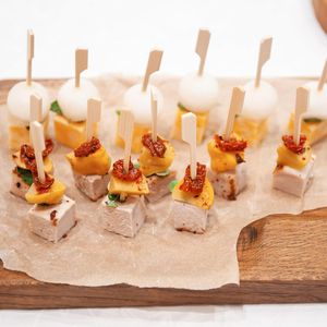 200 Pezzi Spiedini Piatti in Legno da 4,7 Pollici, Stuzzicadenti in Bambù per Antipasti e Barbecue - Product Image 3