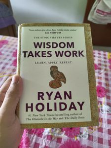 La sabiduría requiere trabajo, de Ryan Holiday, libro de bolsillo, guía motivacional sobre mentalidad y crecimiento personal - Product Image 4
