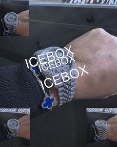 Montre de luxe Hip Hop avec boîtier en acier inoxydable et moissanite ronde glacée, cadran en verre, étanche 10 bars, bracelet à fermoir, design personnalisé - Product Image 4
