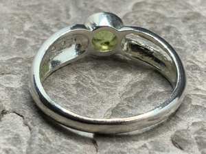 Anillo Vintage de Plata de Ley con Peridoto Verde, Joyería Hecha a Mano con Piedras Preciosas Naturales, Anillo Elegante de Moda, Regalo para Mujer - Product Image 2