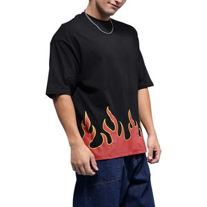 Camiseta Negra Extra Grande para Hombre con Estampado en Serigrafía, Dobladillo Rojo, Estilo Urbano, Manga Corta, Cuello Redondo, Ajuste de Jersey de Algodón - Product Image 3