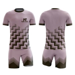 Vêtements de sport confortables pour hommes, uniforme de football 100% polyester, uniforme de football sur mesure pour hommes - Product Image 4