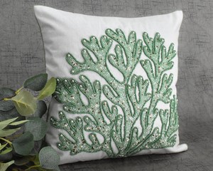 Housse de coussin brodée de luxe abordable avec motif perlé détaillé pour salon moderne, chambre à coucher et maison élégante - Product Image 4