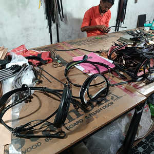 บังเหียนม้าอังกฤษสุดพิเศษเบาะนุ่มทนทานสุดยอดผู้ผลิตขายส่งพลอยเทียมแบบพกพามีให้เลือกทุกขนาด - Product Image 4