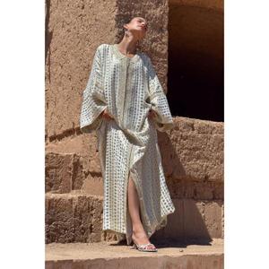 Two-piece Oversized <b>Kaftan</b> Small Rounded V-neckline <b>Kaftan</b> Made From Cream Iridescent Silk Statement Piece Entirely Finished - Product Image 2