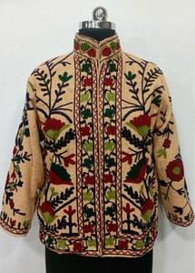 Veste en coton écologique brodée de fleurs avec col montant et fermeture à points ouverts, style hiver Prairie Chic, vêtements d'extérieur pour femmes - Product Image 2