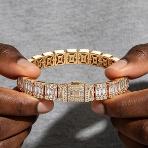 Bracelet en argent 925 plaqué or avec moissanite taille brillant, serti en canal, forme croix, style hip-hop, certifié unisexe, pour usage quotidien - Product Image 1