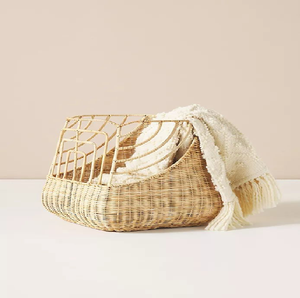 Panier à linge en rotin à profil bas, ouvert sur le devant, avec structure architecturale, disponible à prix de gros. - Product Image 1