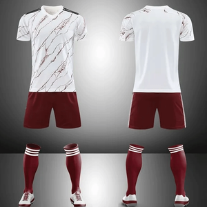 ชุดฟุตบอลแบบปรับแต่งได้พร้อมชื่อทีมและโลโก้ตำแหน่งด้านหน้าโดยใช้เทคโนโลยีการตัดอัตโนมัติ - Product Image 3