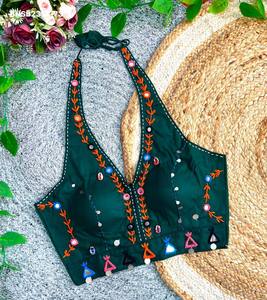 Blouse à col halter en tissu de bonne qualité avec broderie multi-fils Kodi-Coin et travail Katha miroir, à prix avantageux, fournisseur indien - Product Image 2