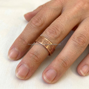 Anillo Triquetra Ajustable Hecho a Mano con Patrón Animal Art Deco y Nudo Celta de Cobre para Decoración del Hogar - Product Image 2